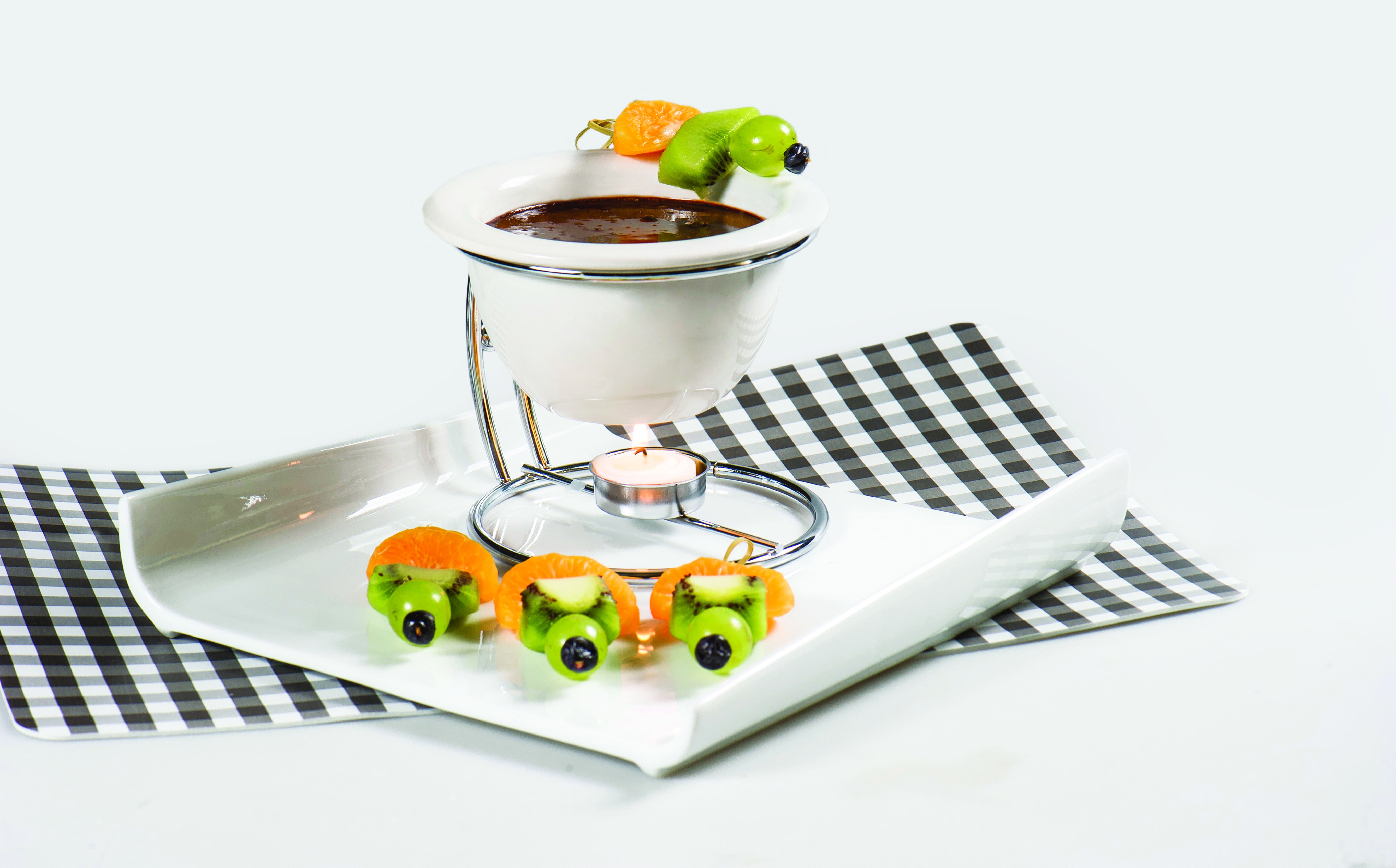 Fondue de Chocolate Semi Amargo con Frutos de Estación