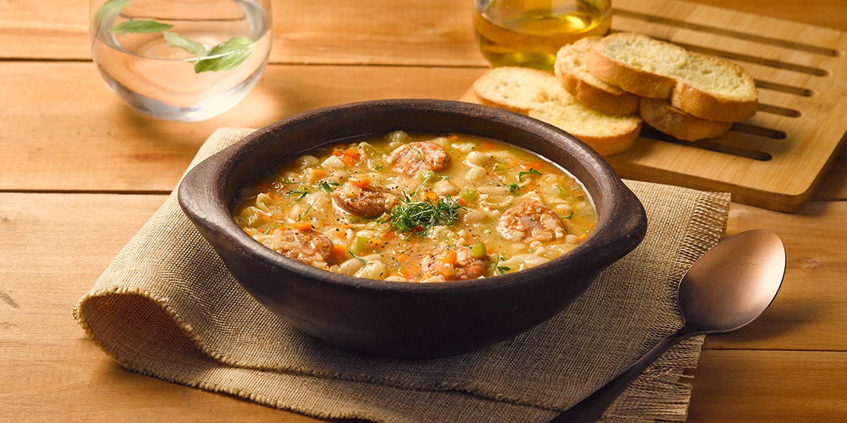 Sopa de porotos con chorizos