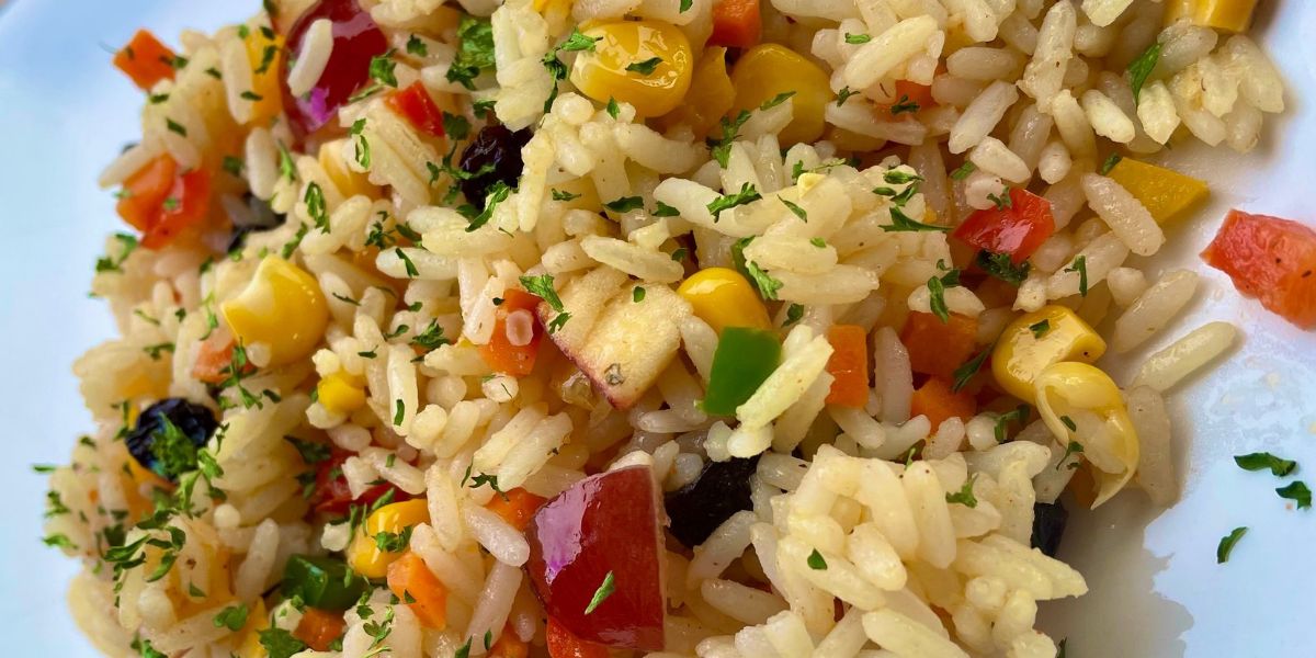 Arroz Navideño con Pasas y Maíz