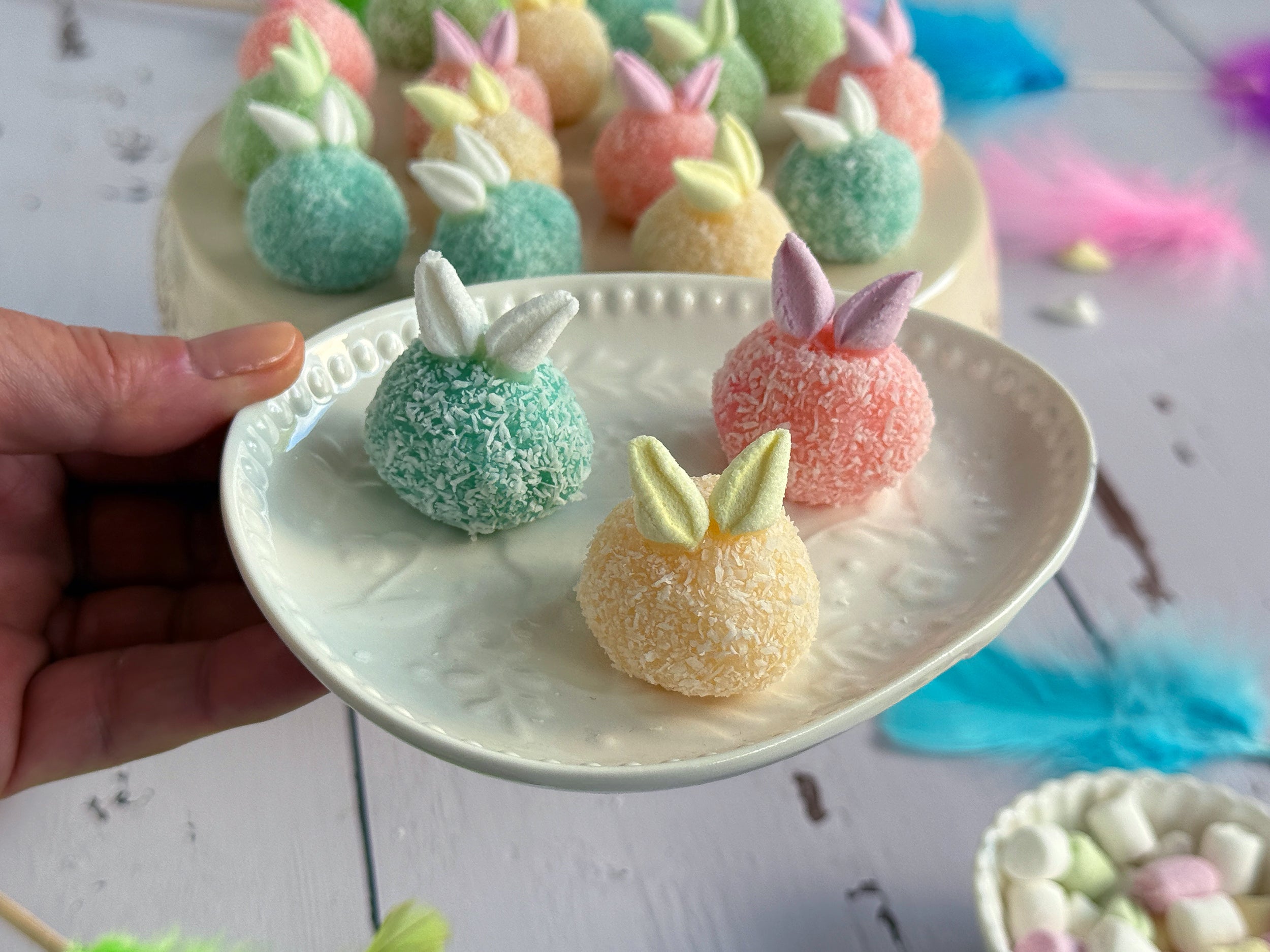 Mini brigadeiros de coco para Pascua