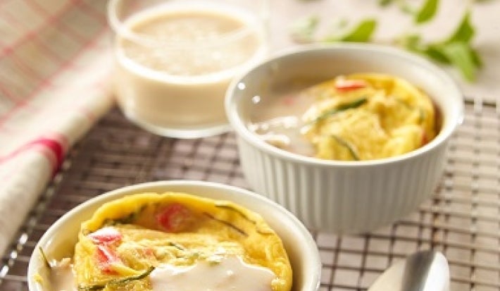 huevo al microondas con salsa de cebolla huevo al microondas con salsa de cebolla